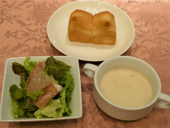 サラダ　スープ　パン.jpg